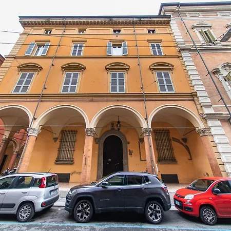 Macan Palace * Bolonia