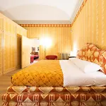 Macan Palace *